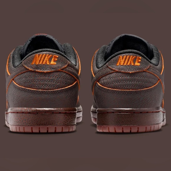 Nike SB dunk
'Krampus' 🔥💣😈🖤
Brand new - Picture 6 of 12